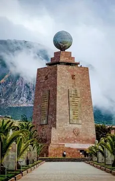 Mitad del Mundo, Quito